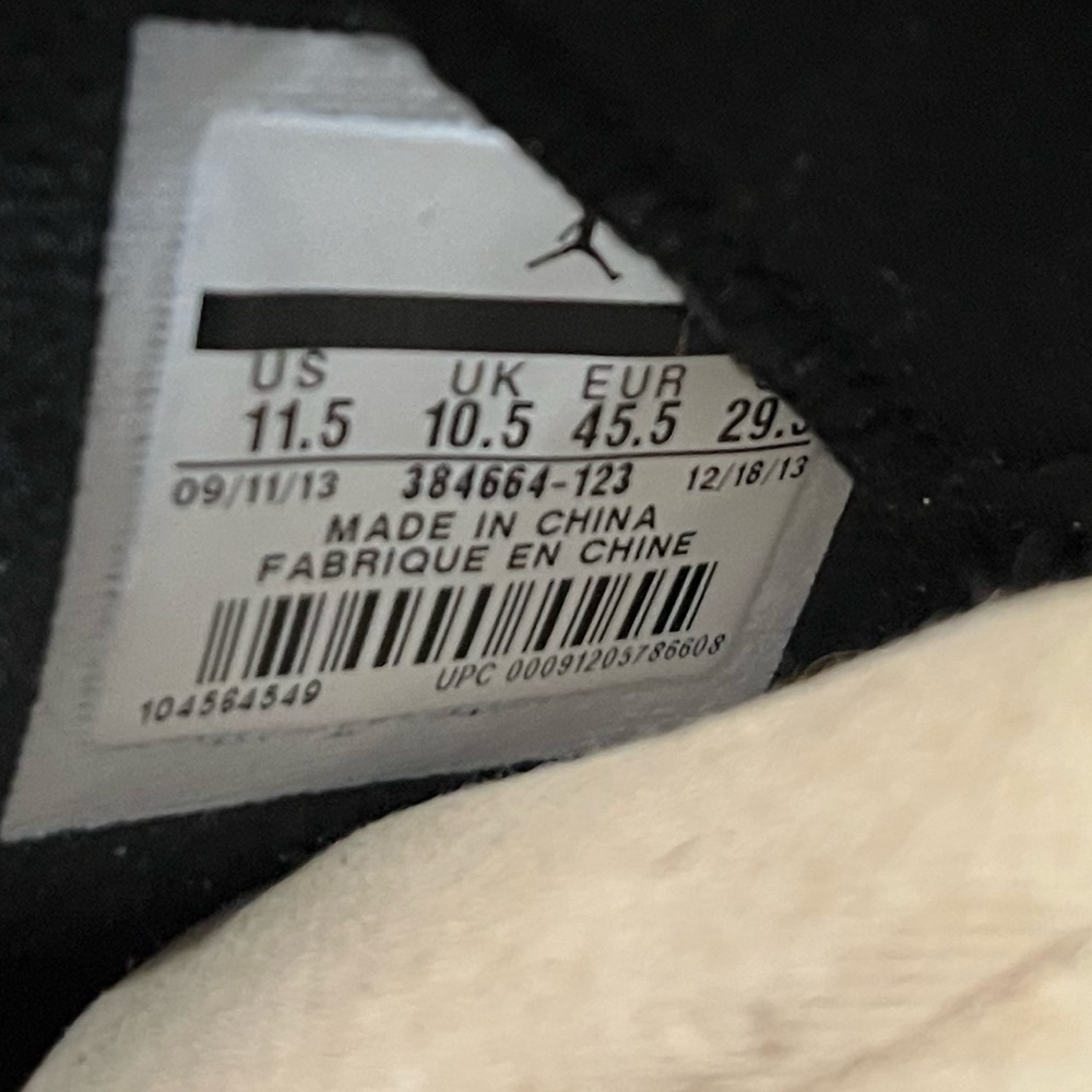 Nike air Jordan 6 retro shoes.